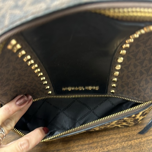 Michael Kors Medium Backpack Leopard - Picture 7 of 16